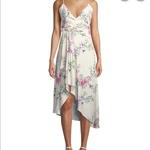 Equipment Estille V-Neck Sleeveless Dress